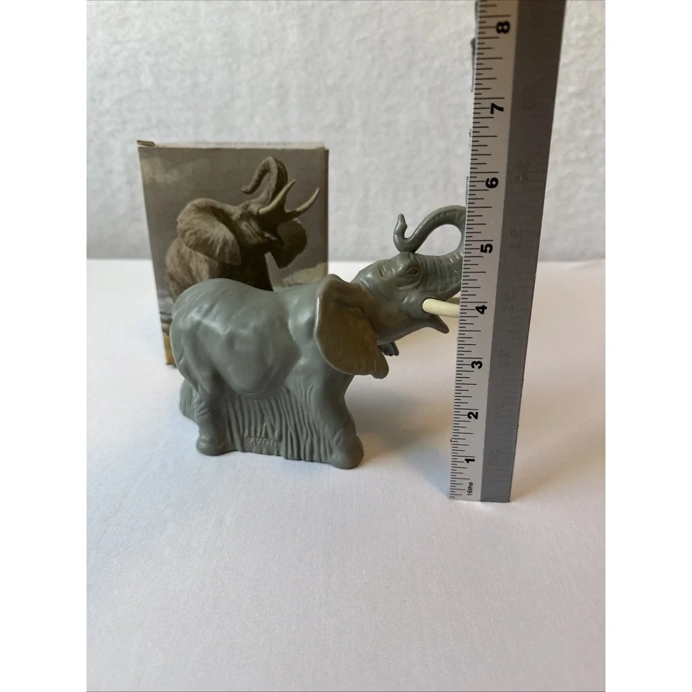 Vintage 1977 Avon Majestic Elephant Decanter Bottle Full W/Box Wild Country